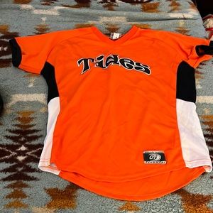 Gently used vintage Norfolk Tides jersey t-shirt, size M